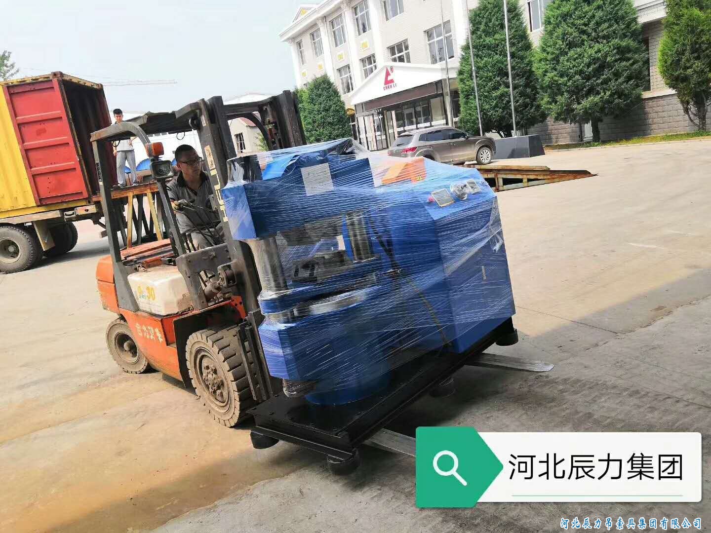 鋼絲繩纏放繩機(jī)器，鋼絲繩索具壓制機(jī)器，集體裝柜發(fā)貨